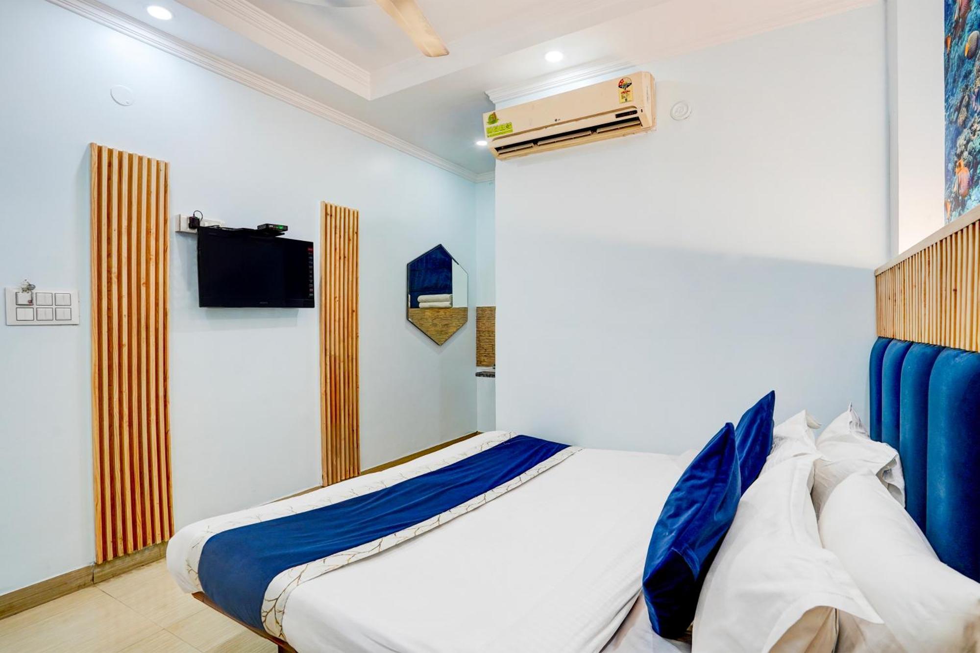 Jai Balaji, Paharganj, Railway Station 4*